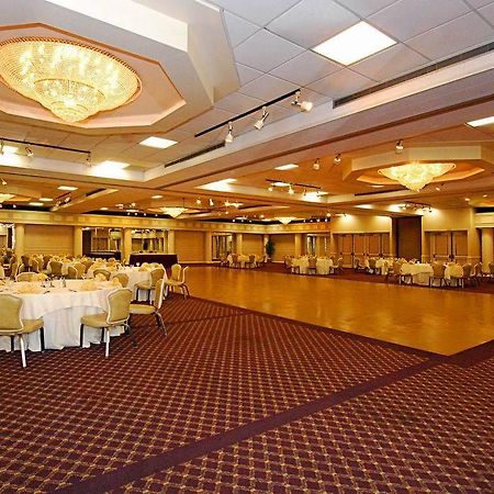 Quality Inn & Conference Center Maple Shade المطعم الصورة