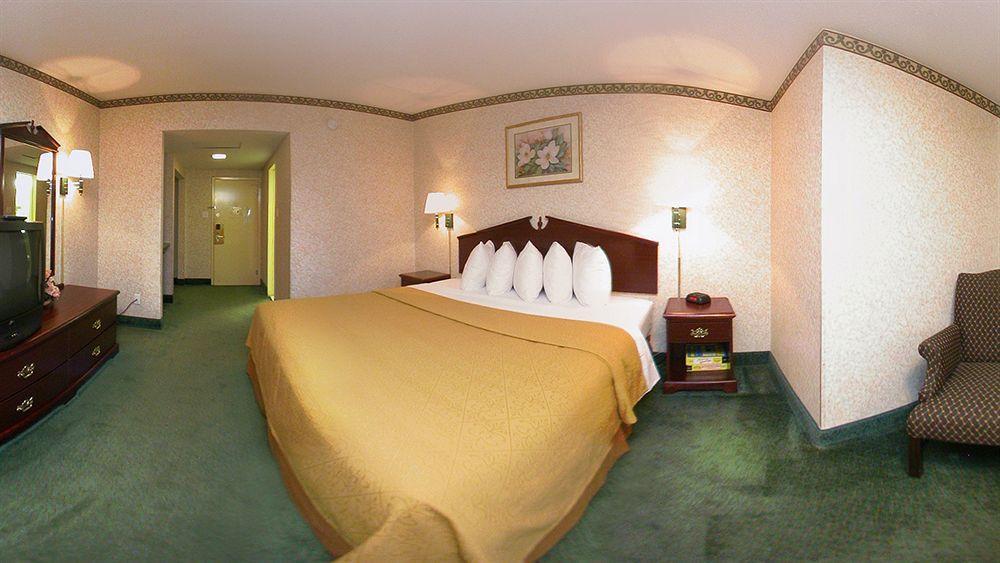 Quality Inn & Conference Center Maple Shade المظهر الخارجي الصورة
