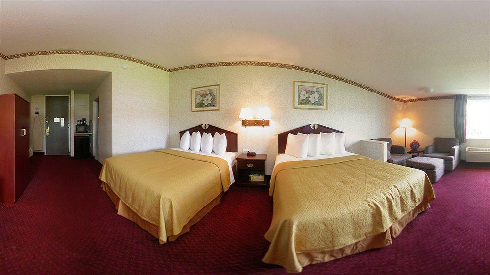 Quality Inn & Conference Center Maple Shade المظهر الخارجي الصورة